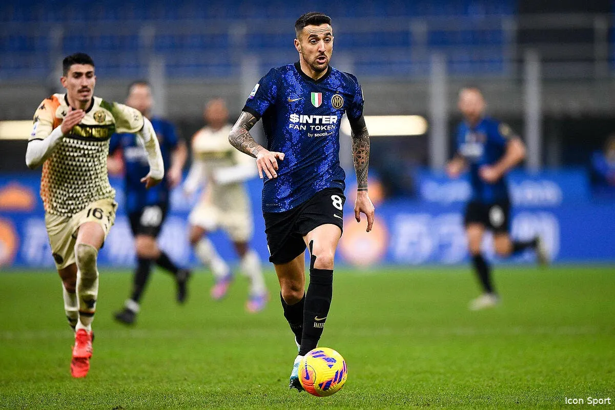 apres mertens tudor prepare un nouveau coup icon 023812 0121 344857