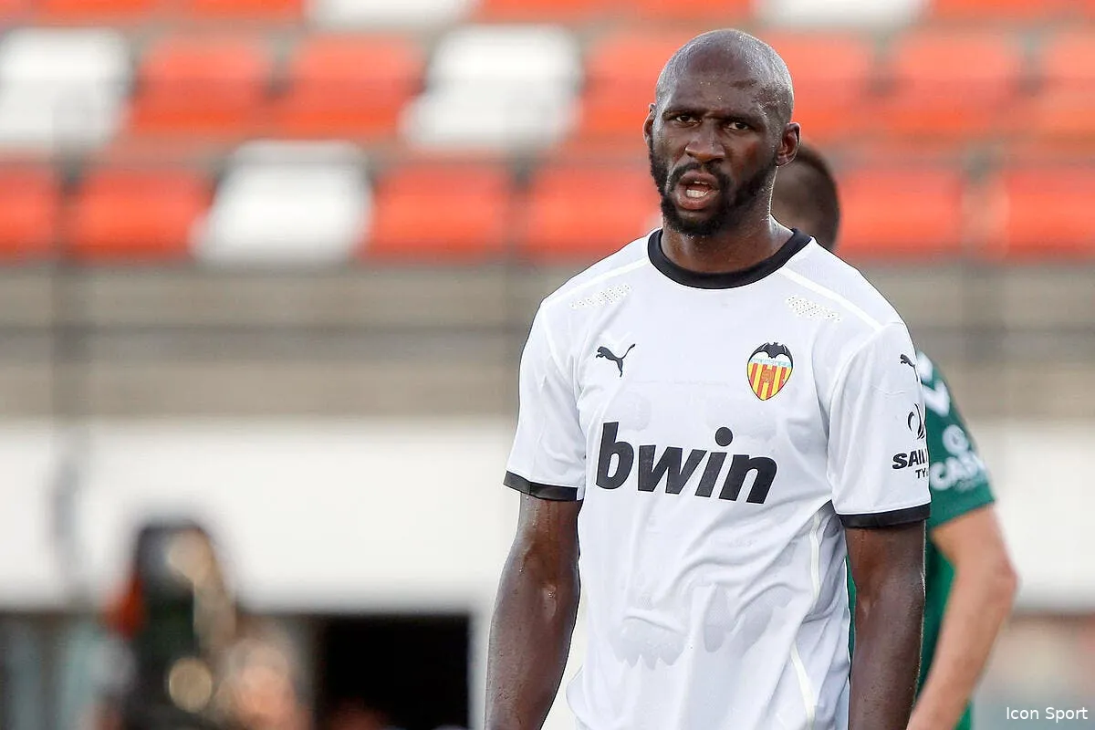 asse dupraz fait une croix sur mangala pour le derby icon ecommercefotos ecommerce2 107206835 332863