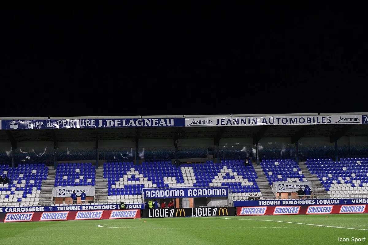 auxerre om les compos 21h05 sur dazn 1 iconsport 250389 0019 388844