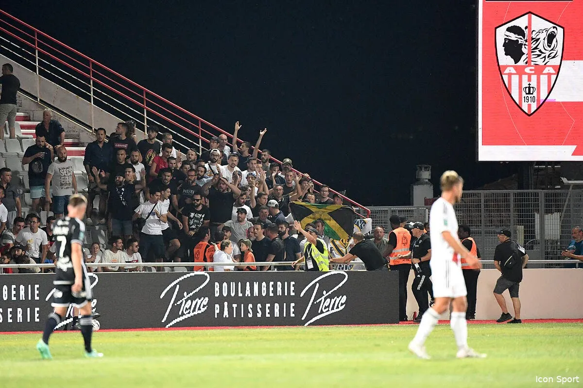 bagarre en tribunes match arrete a ajaccio icon ab1 9073 364434