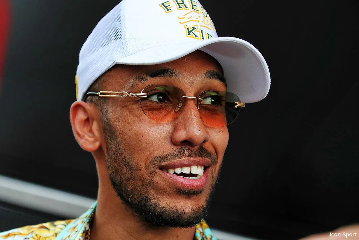 barcelone aubameyang tabasse et depouille chez lui icon 6114456 hires 349055