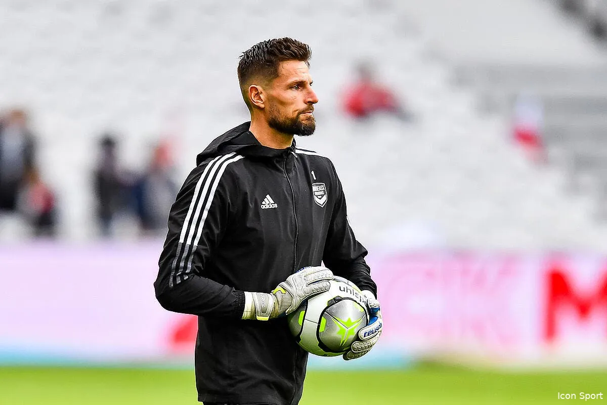 bordeaux sort costil du placard il y a urgence icon bap 020422 93 121 339569