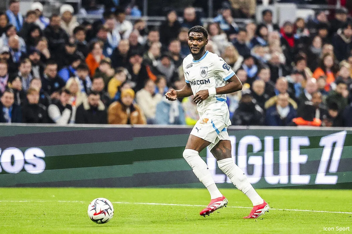 brassier vendu une fortune l om tient son remplacant iconsport 249918 0463 387521