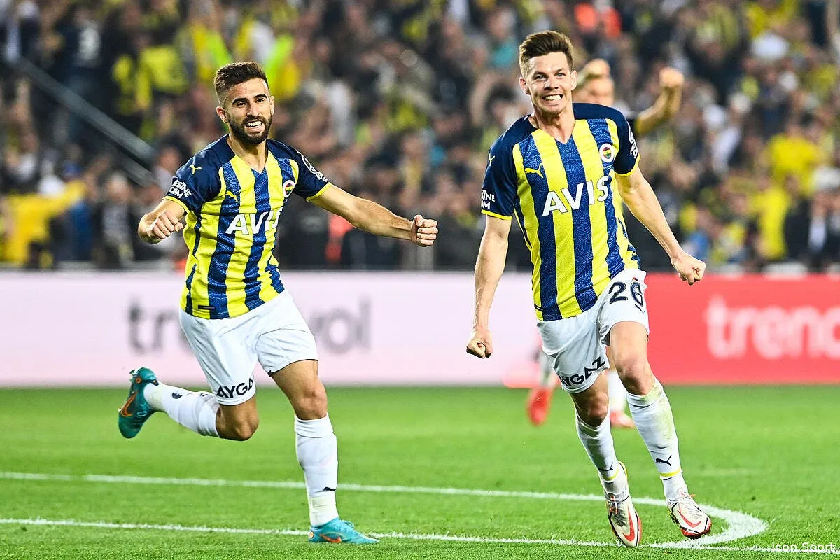 cap sur la turquie l ol flaire la bonne affaire icon fbahce v gsaray 100422010 343841