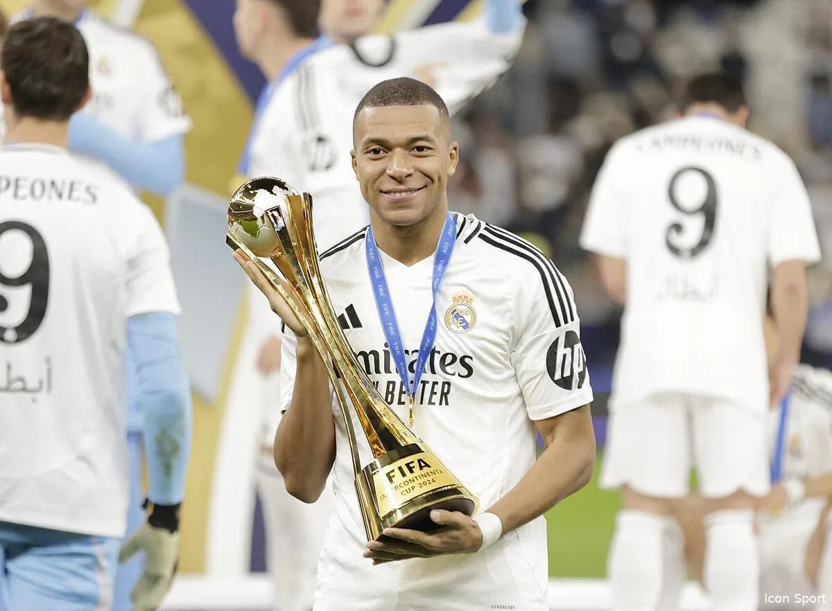 carlo ancelotti fait une annonce sur kylian mbappe iconsport 247503 0034 385710