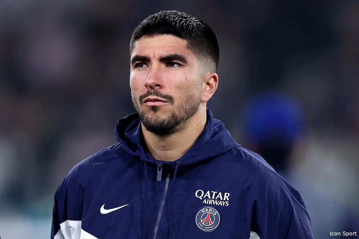 carlos soler se rend au chevet de sergio rico icon sp24 mc ucl juv v psg 021122 059 360994