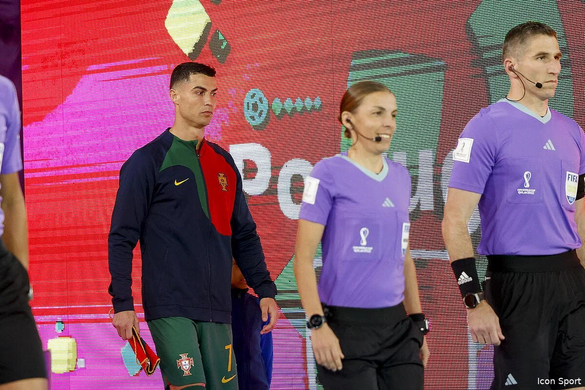 cdm stephanie frappart premiere femme a arbitrer un match icon 567 prtgha20221124 ag 4384 354123