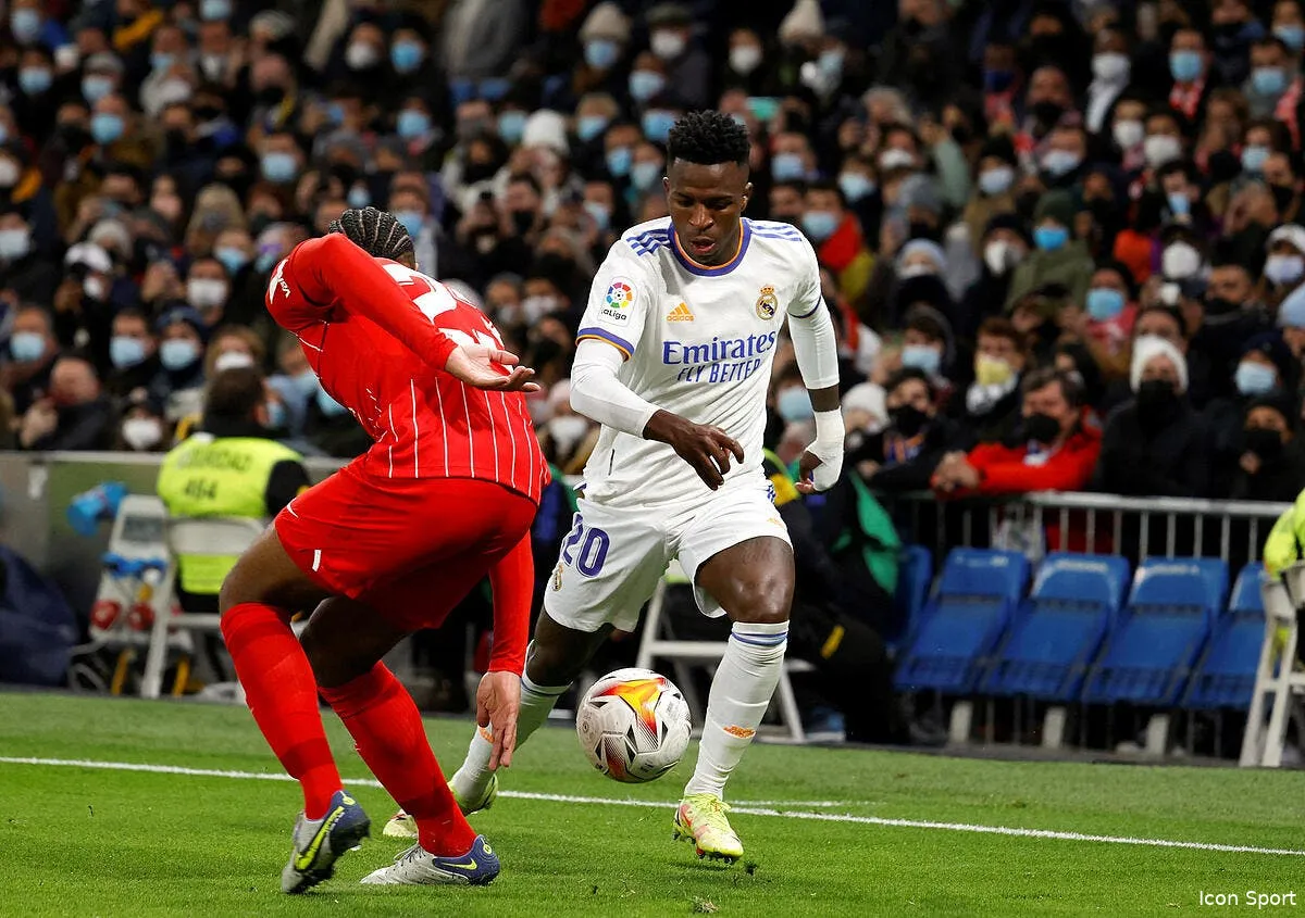 ce joueur veut offrir le ballon d or a benzema icon 008777 0012 329279