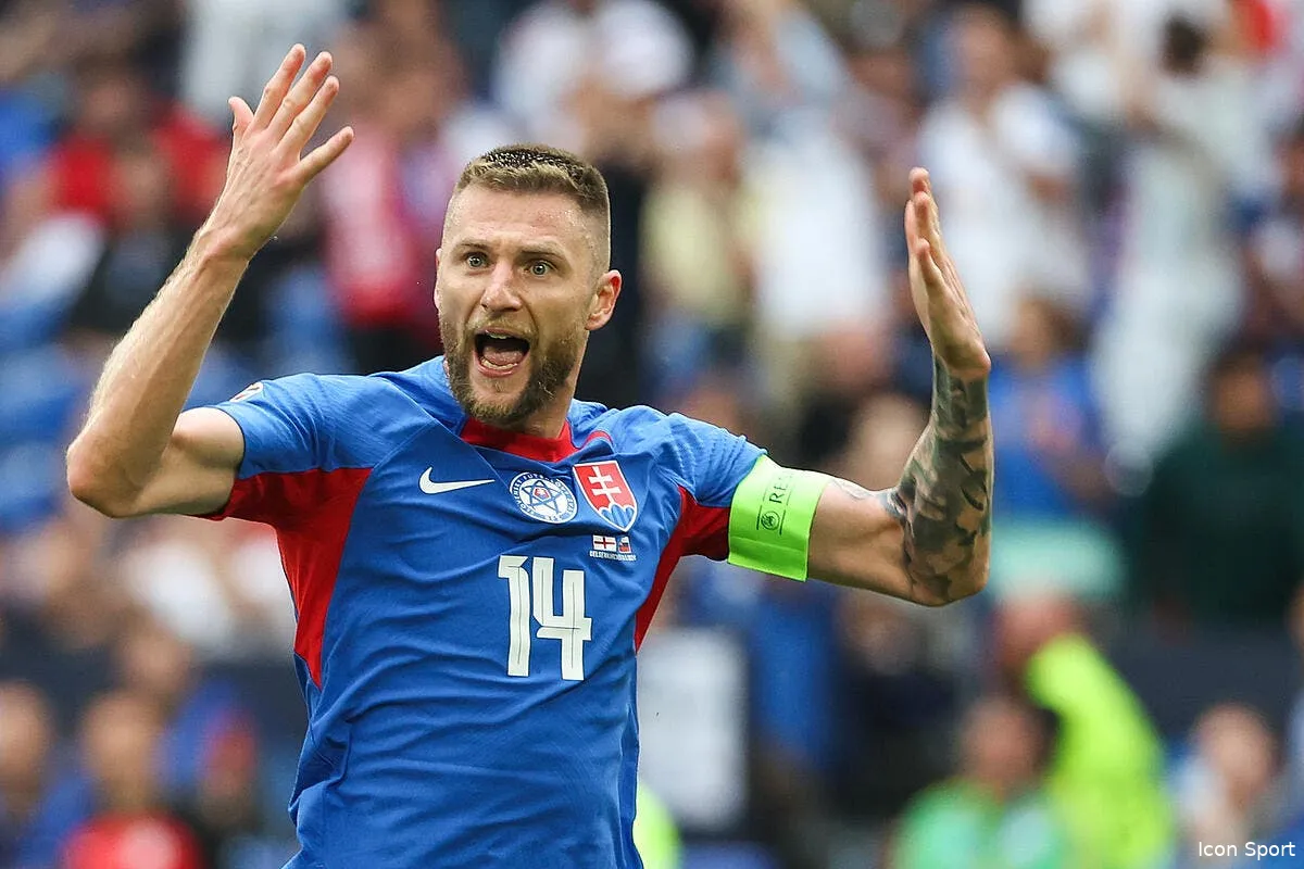 cet indesirable est bloque au psg a cause de son salaire iconsport 233398 0512 382658