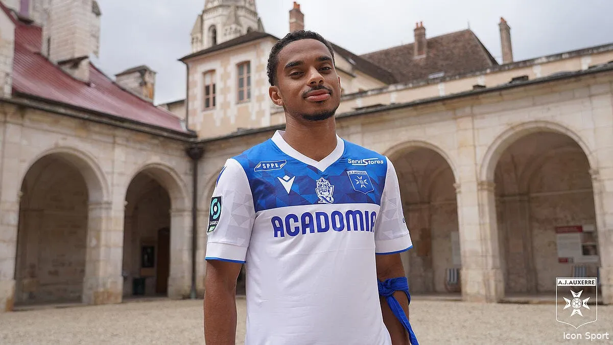 colin dagba prete par le psg a auxerre off f49yvkzwkaawcqt 364952