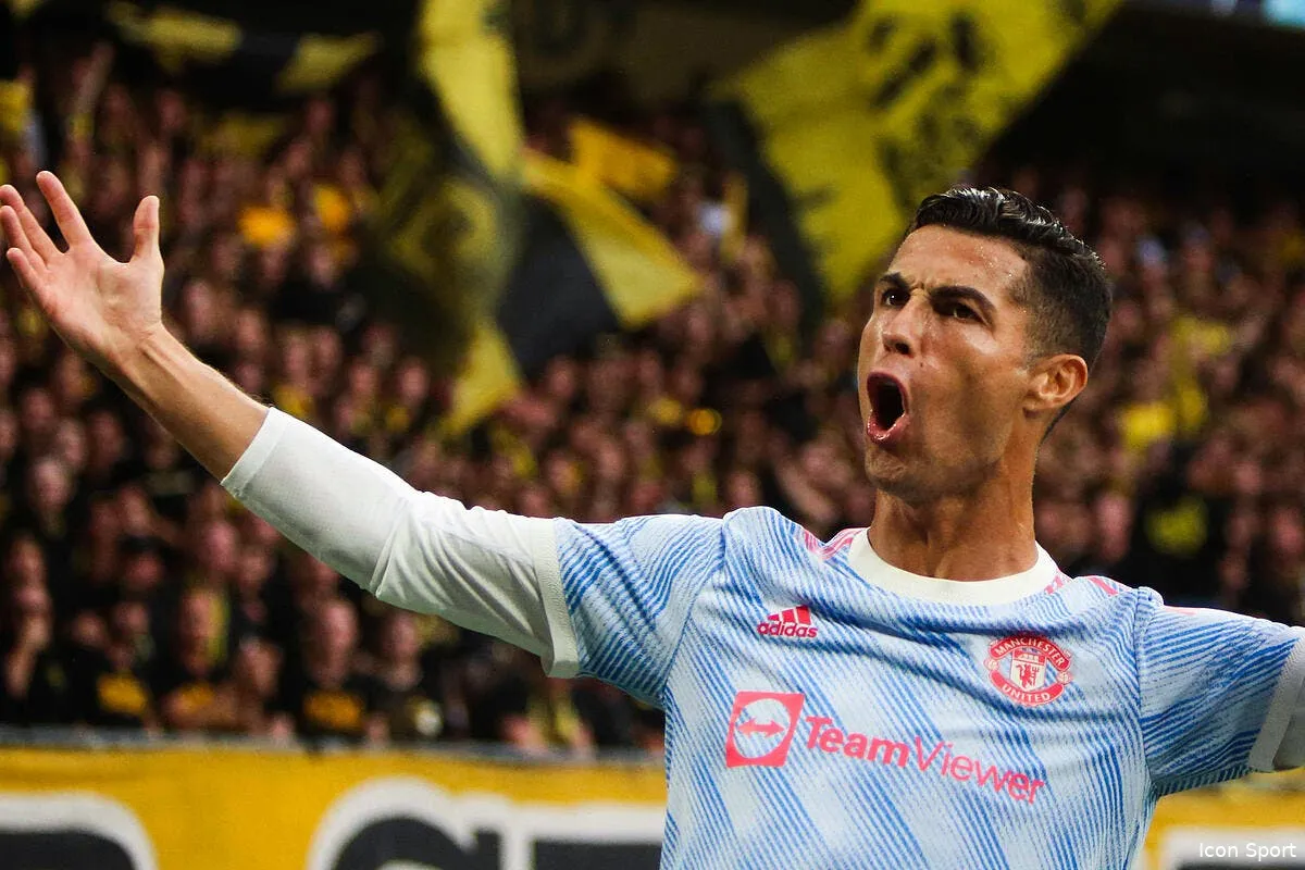 cristiano ronaldo le goat chasse par des moutons icon 780237 007 323829