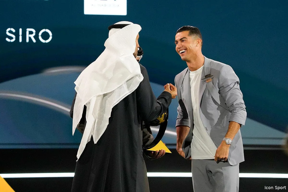 cristiano ronaldo prolonge a al nassr iconsport 248022 0044 388219