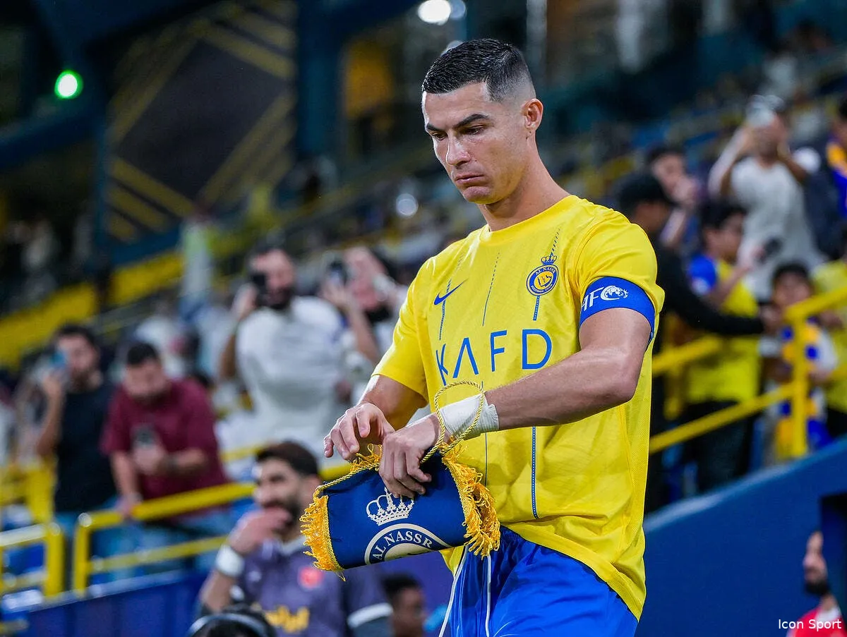cristiano ronaldo rejoint par un poids lourds a al nassr icon mb ka al nassr persepolis 001 370130