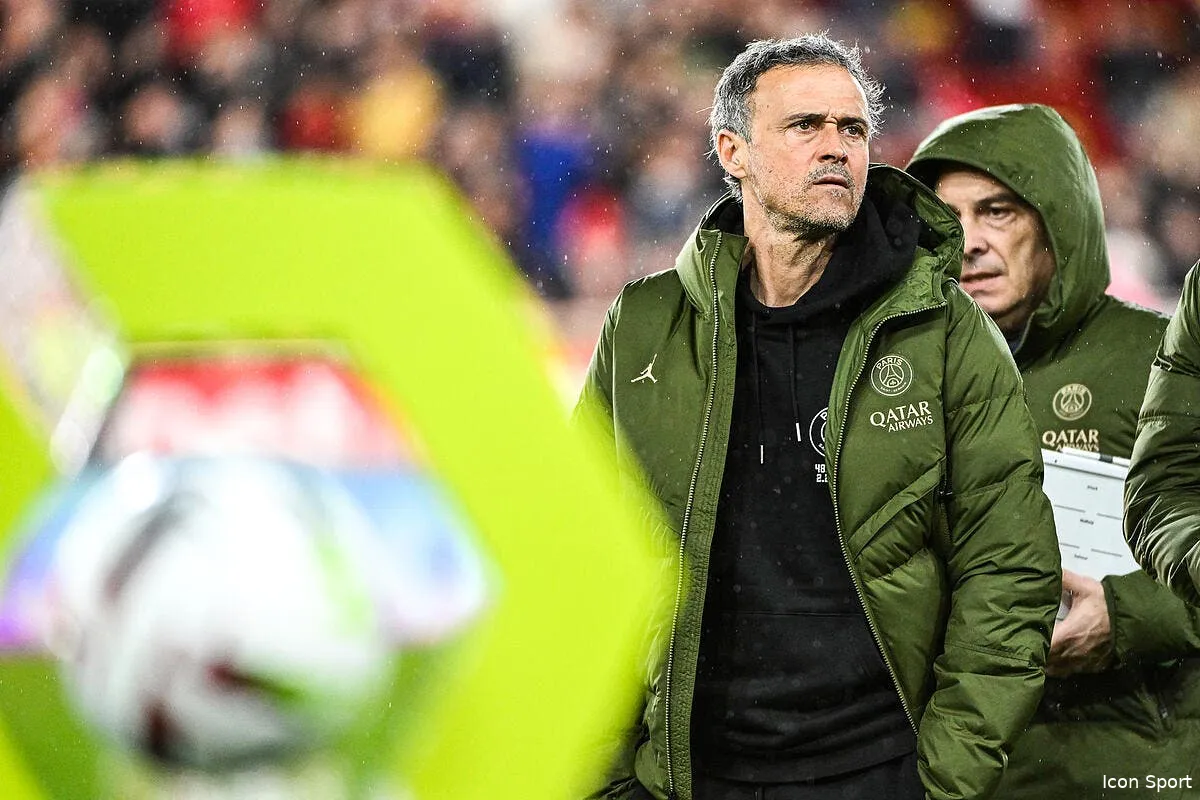 daniel riolo a mal au crane devant le psg de luis enrique iconsport 193318 0401 374067