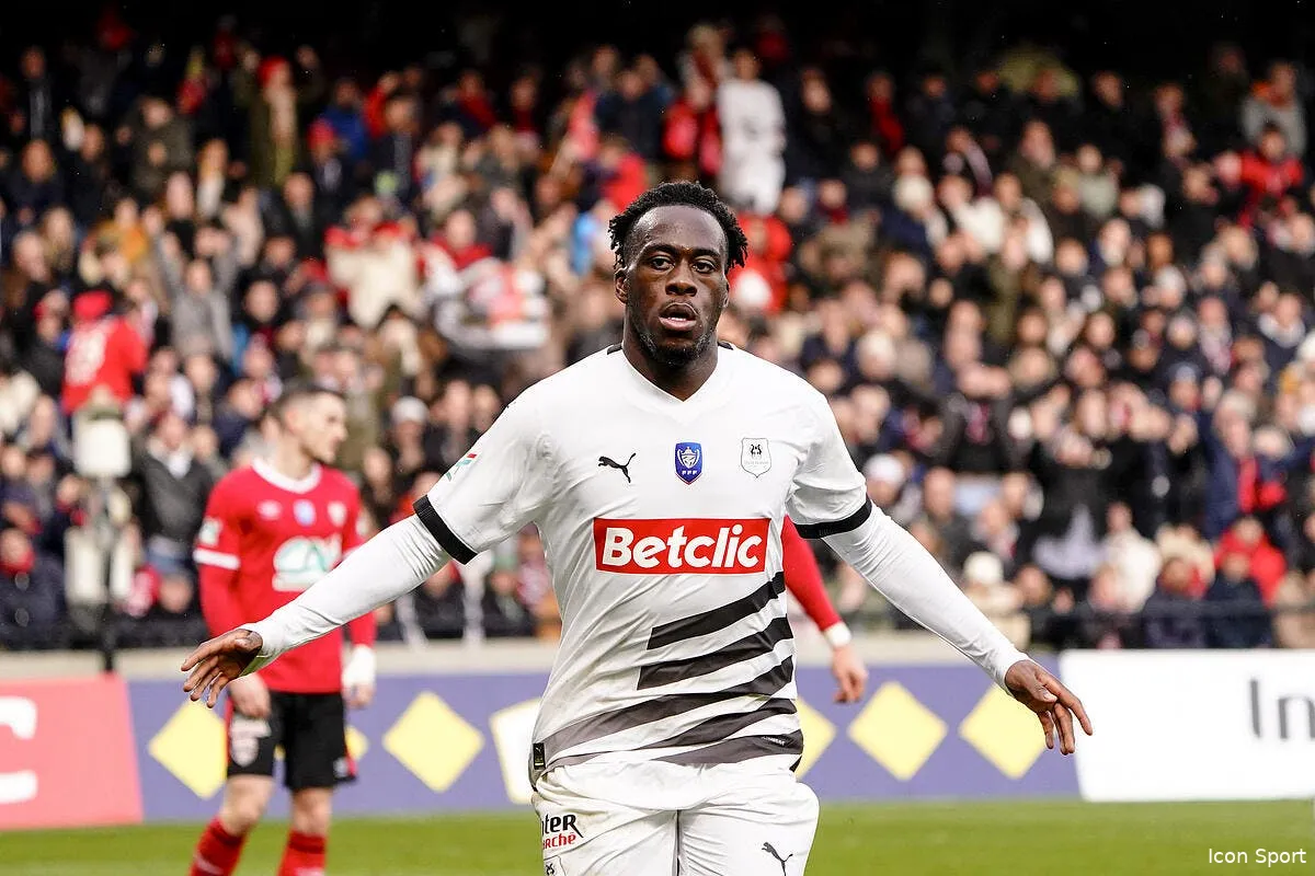 delaisse par le psg kalimuendo est pret a revenir icon 07012024 eds0634 372406