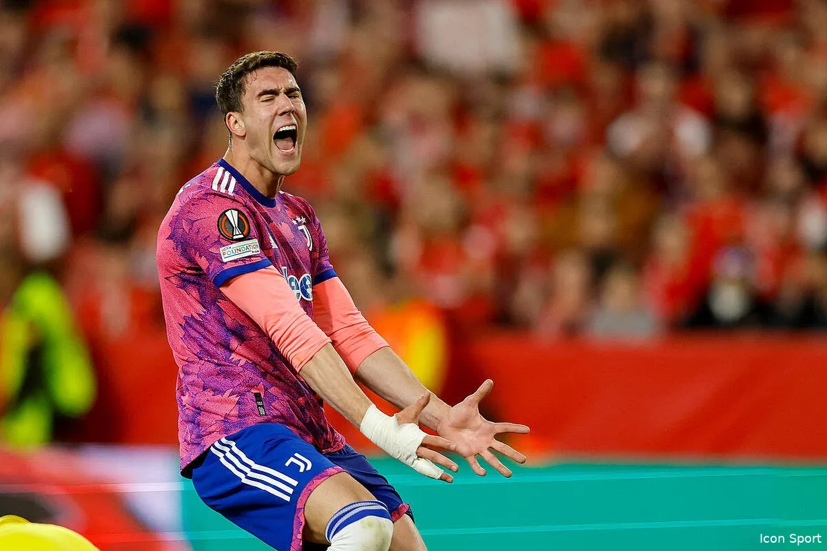 dusan vlahovic invite surprise du mercato au psg icon 071 sevjuv20230518 r 108 362635