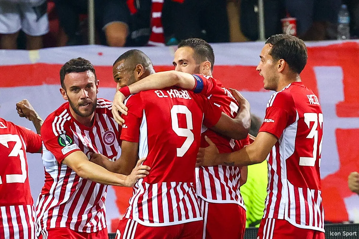 ecl l olympiakos rejoint la fiorentina en finale pour une premiere iconsport 220425 0031 375638