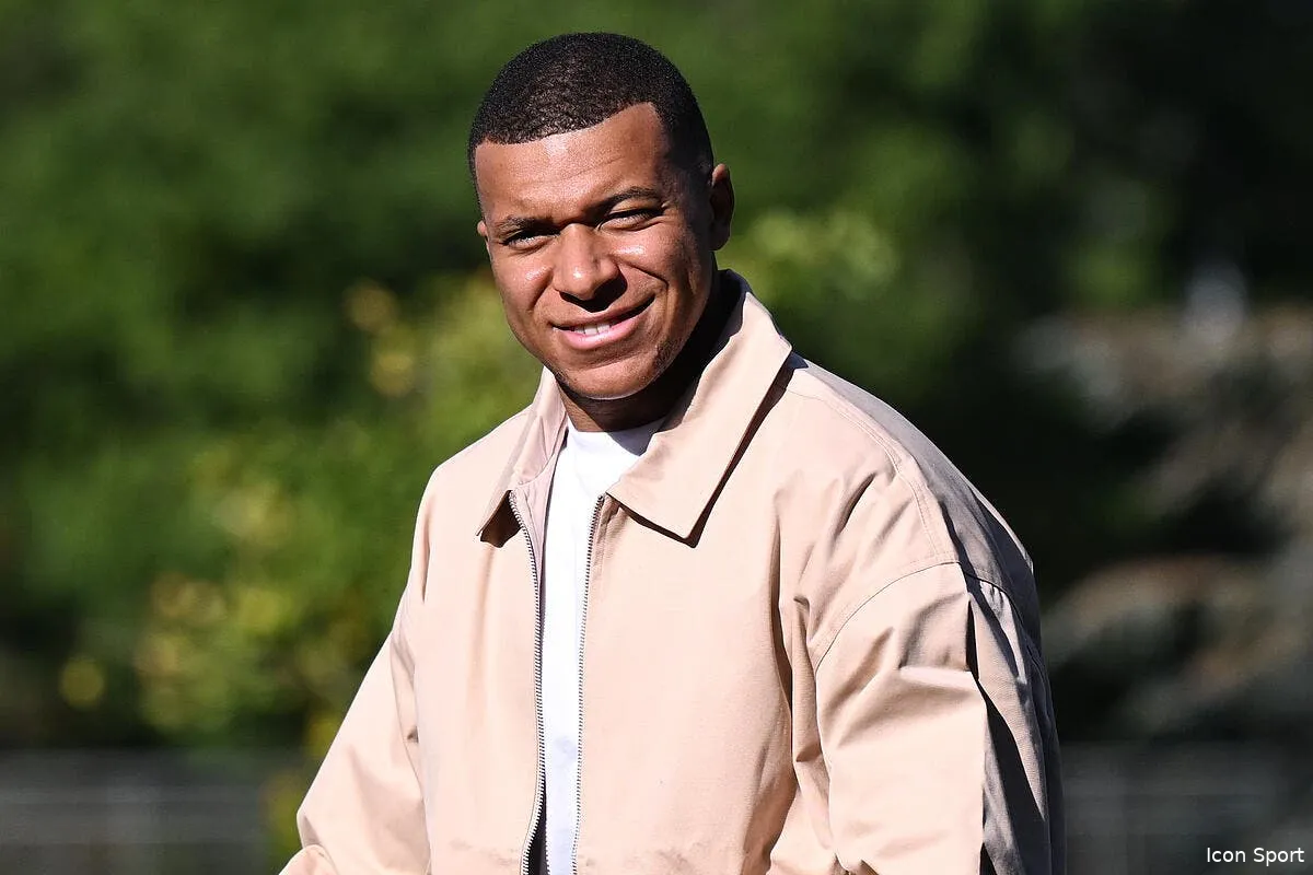 edf mbappe toujours muet devant les medias icon ab8 9562 2 366611
