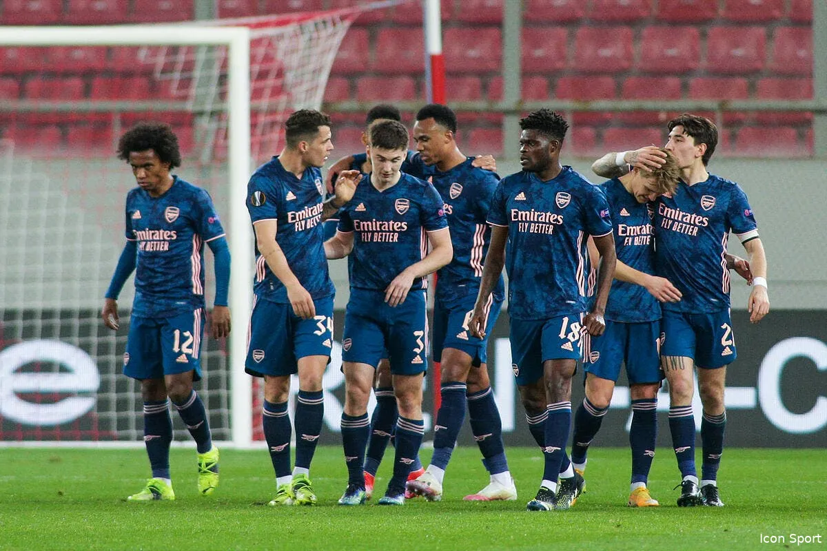 el tottenham et arsenal ont un pied en quarts icon fil olympiacos arsenal 041 308927