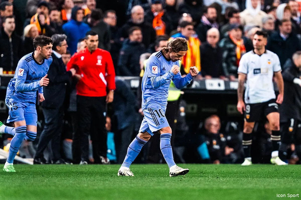 esp a dix le real ecoeure valence et devient leader iconsport 194032 0073 386249