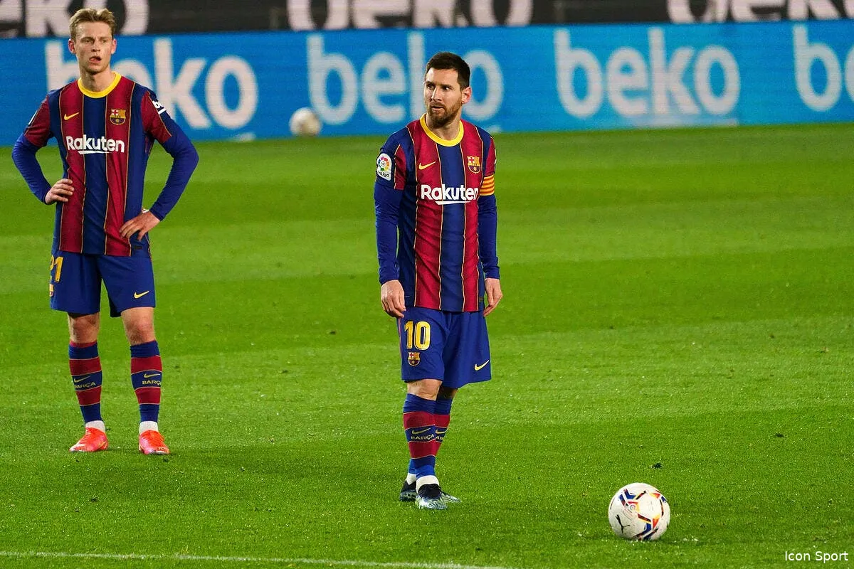 esp barcelone pigeonne il tire son chapeau a messi icon ap 12266715 306975