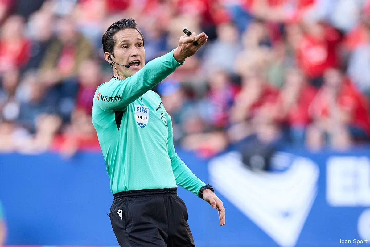 esp fan de messi l arbitre d osasuna real fait scandale iconsport 252487 0020 388665