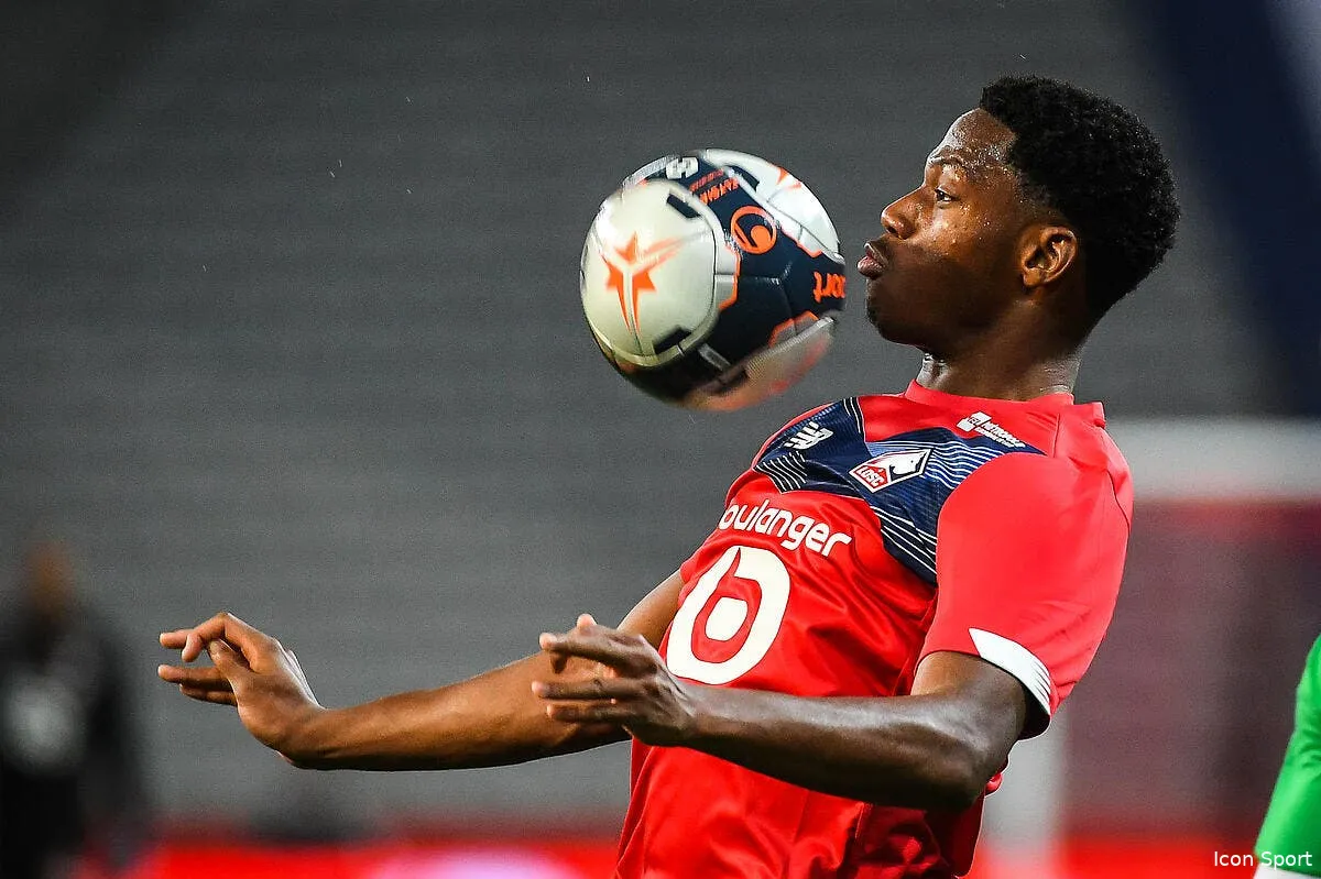 esp kounde et jonathan david le real madrid en feu icon mm1 1532 315105