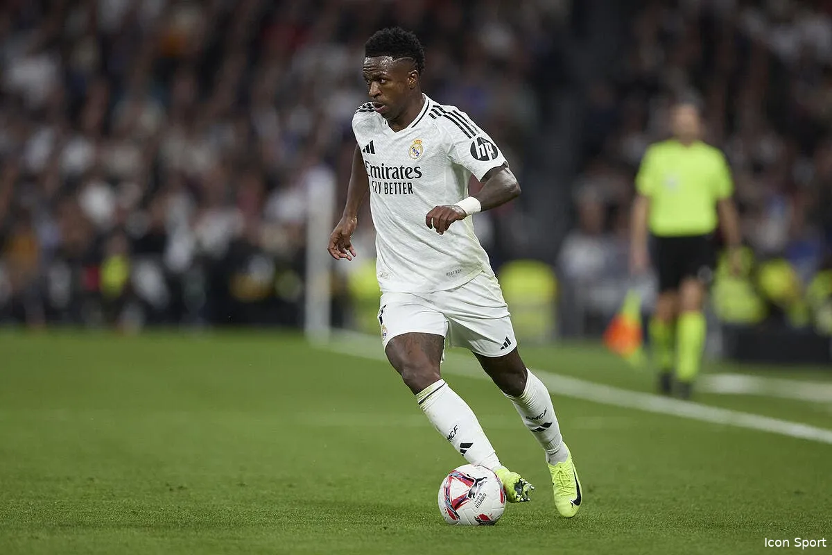 esp le ballon d or devoile pendant le clasico iconsport 242806 0026 383061