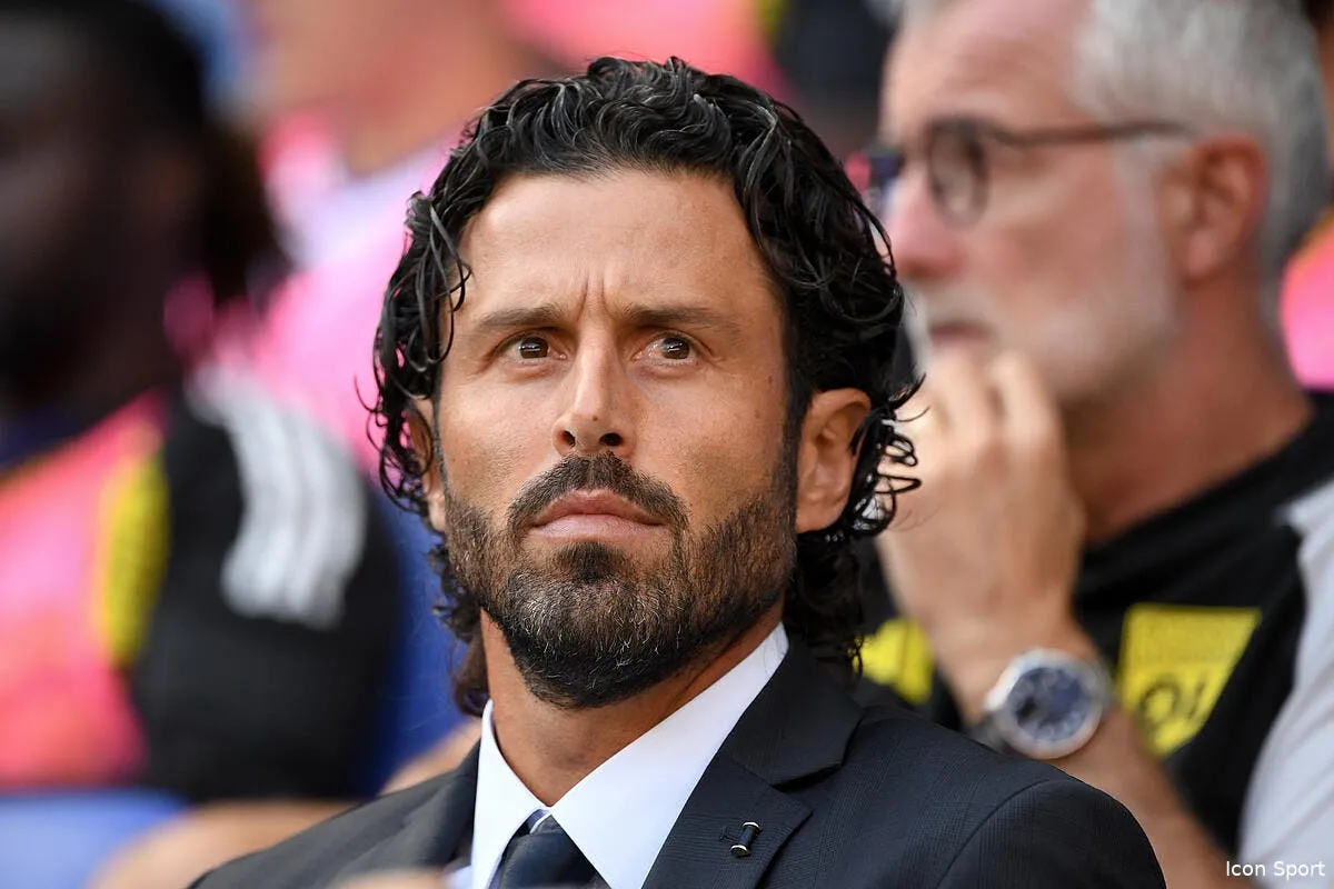 fabio grosso et les joueurs deja le clash a l ol icon ab1 5357 1 366555