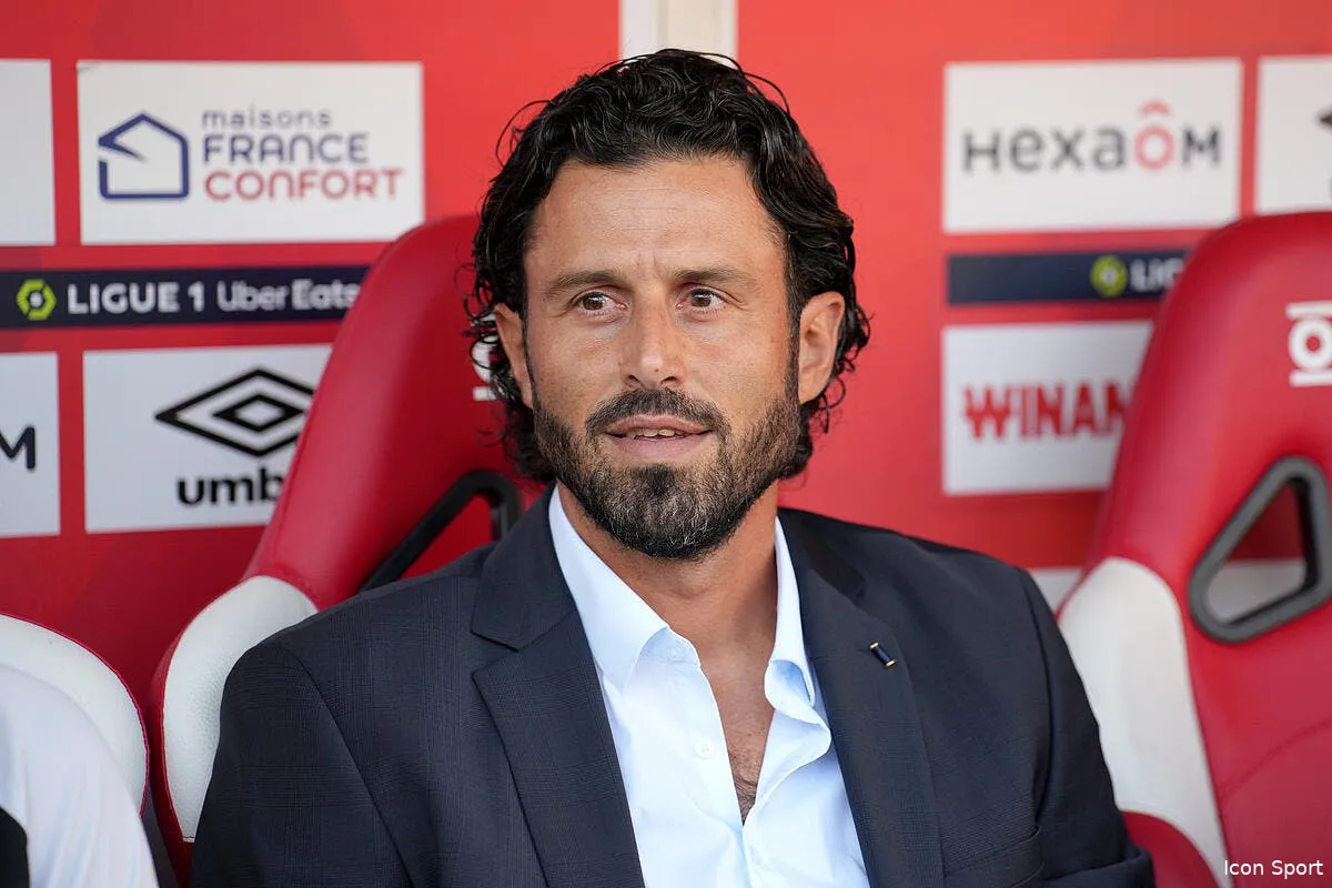 fabio grosso va faire exploser le vestiaire de l ol icon dsc04460 367109