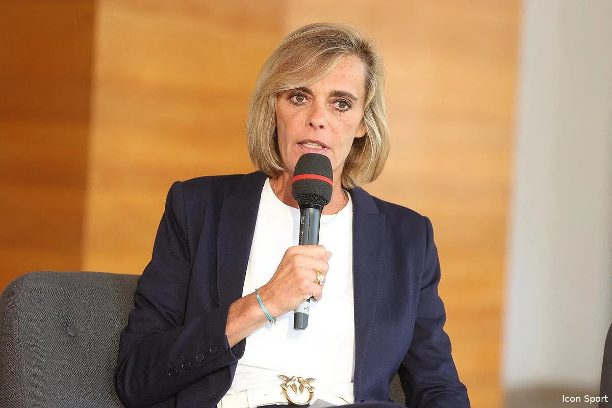 fff hardouin effrayee par noel le graet la folle revelation icon abaca 825681 054 357283