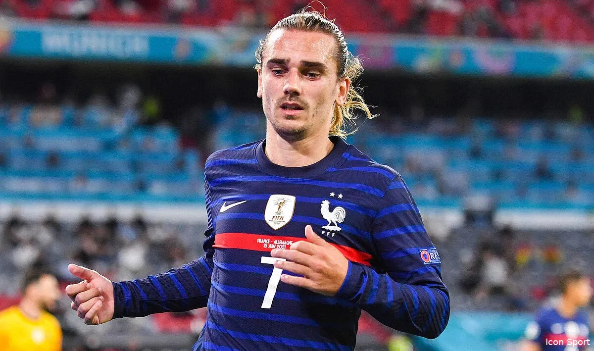 france griezmann n est pas l anti flics chez les bleus icon 245048268 317025