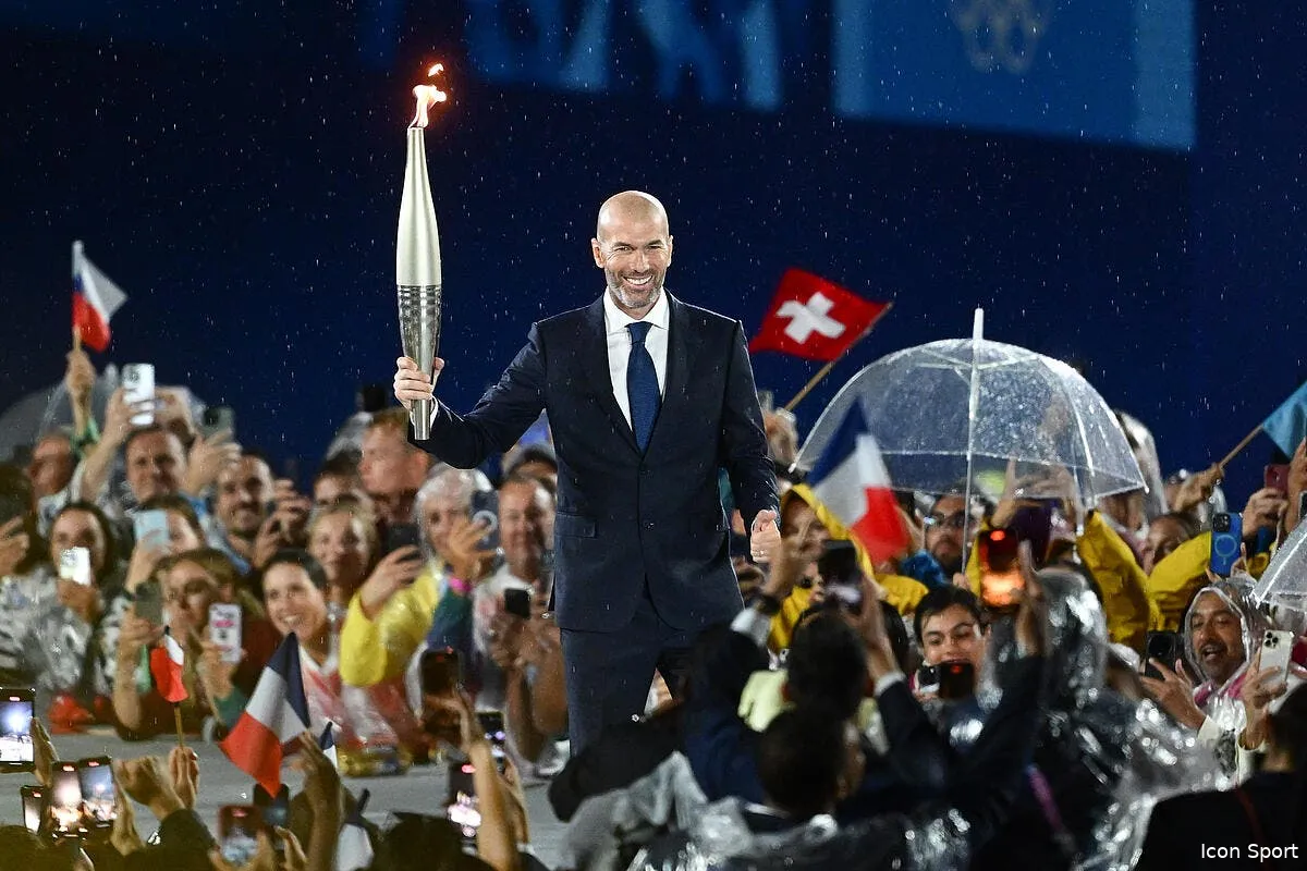 france zidane arrive meme adidas donne le feu vert iconsport 235127 0264 387099