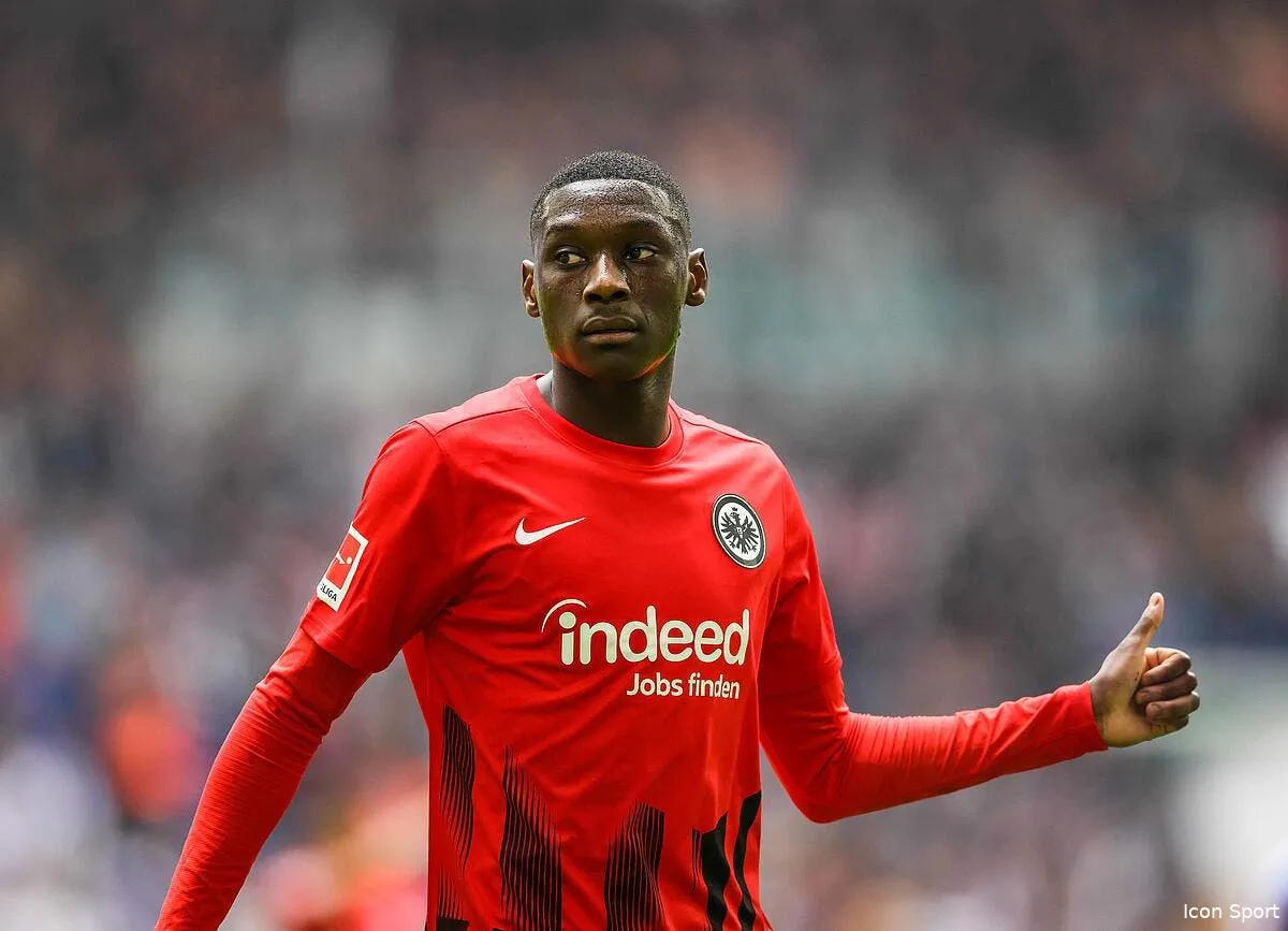 francfort attend 100me de paris pour kolo muani icon 409521601 364370