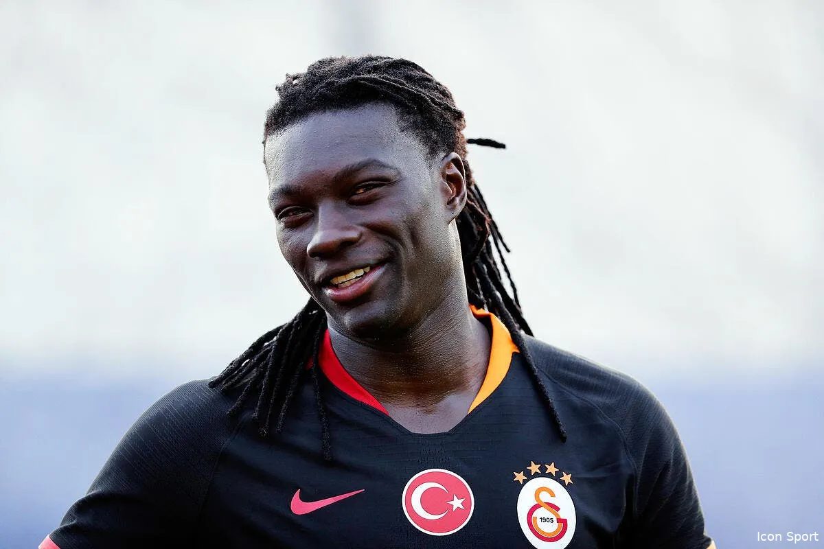 gomis accueilli comme une rockstar a galatasaray icon ses 180718 37 02 333823