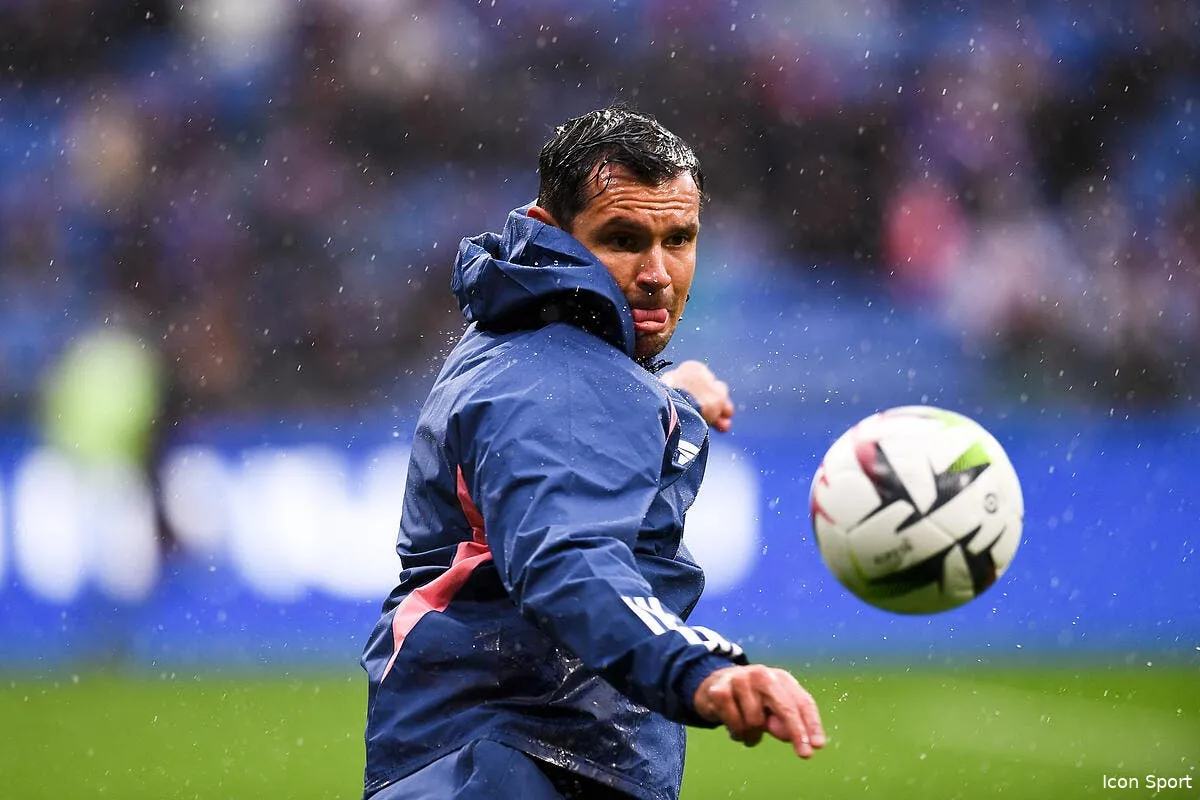 il coute tres cher l ol prie pour son depart iconsport 226716 0020 377197