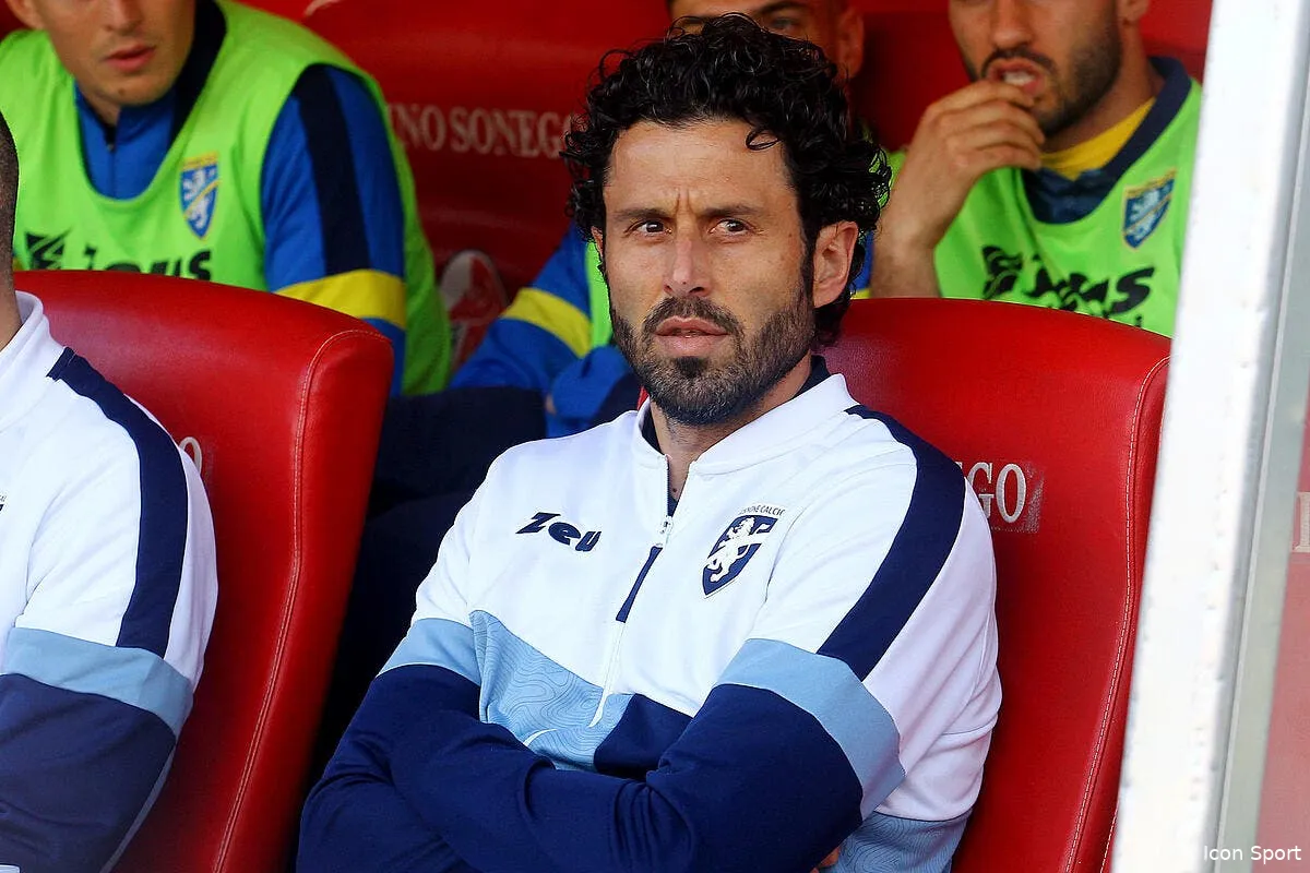 il l assure l ol a trouve l homme de la situation icon iconsport lp 20747246 365452