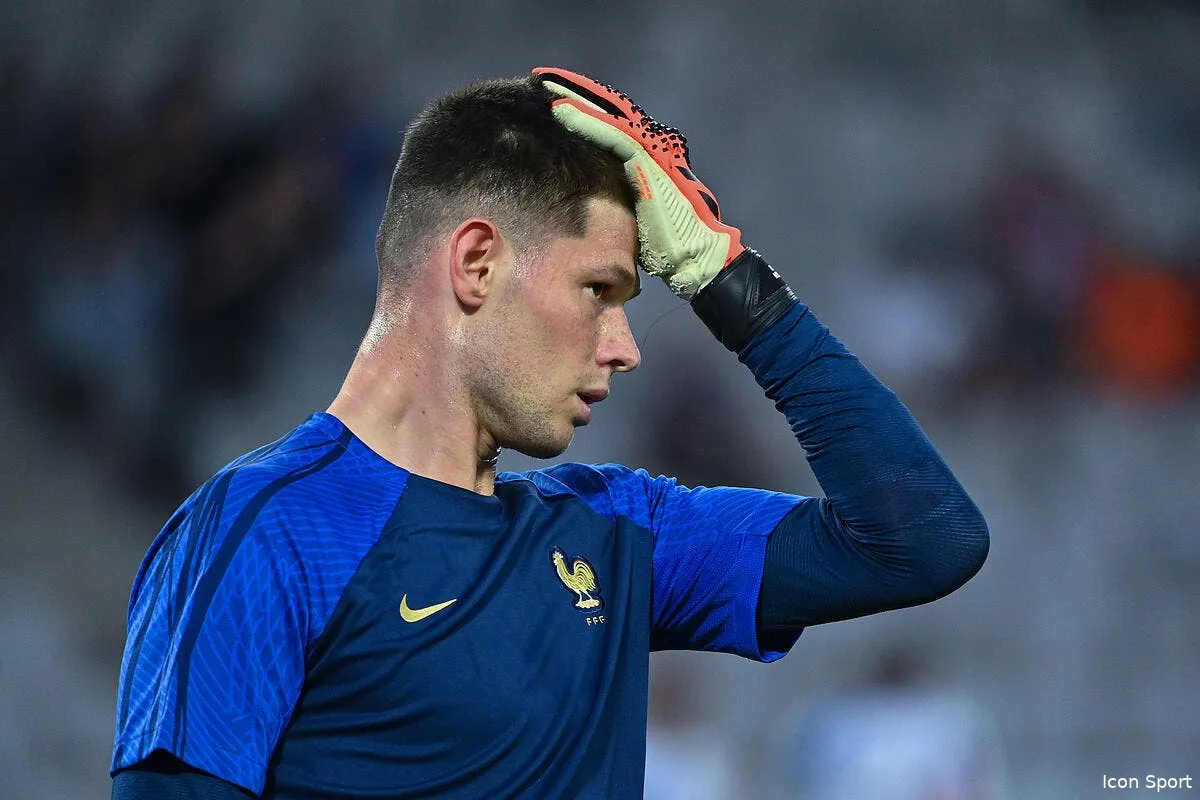 illan meslier a l om pour ejecter pau lopez icon dib 220623 10 135 2 364499