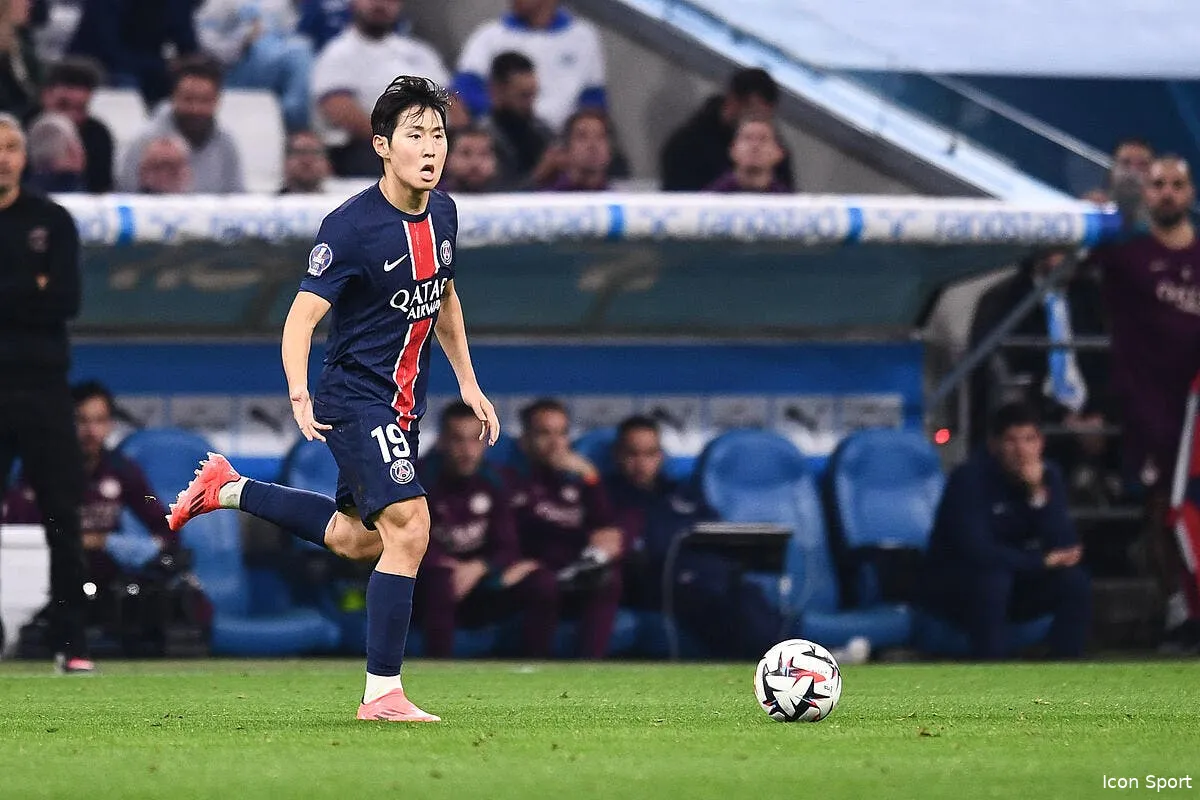 insulte raciste envers lee kang in un supporter du psg sanctionne iconsport 243018 0091 383269