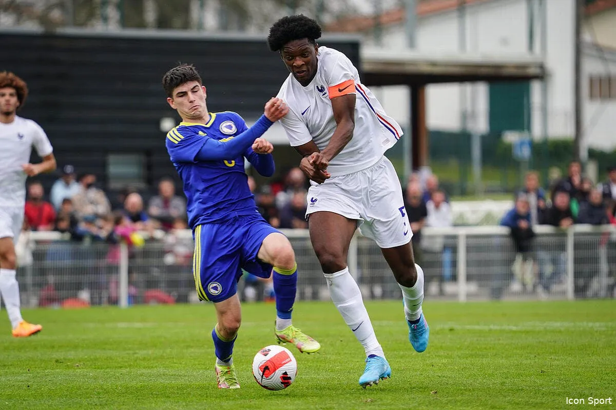 isaak toure la priorite de l om s envole a manchester city icon 220329p12673 343363