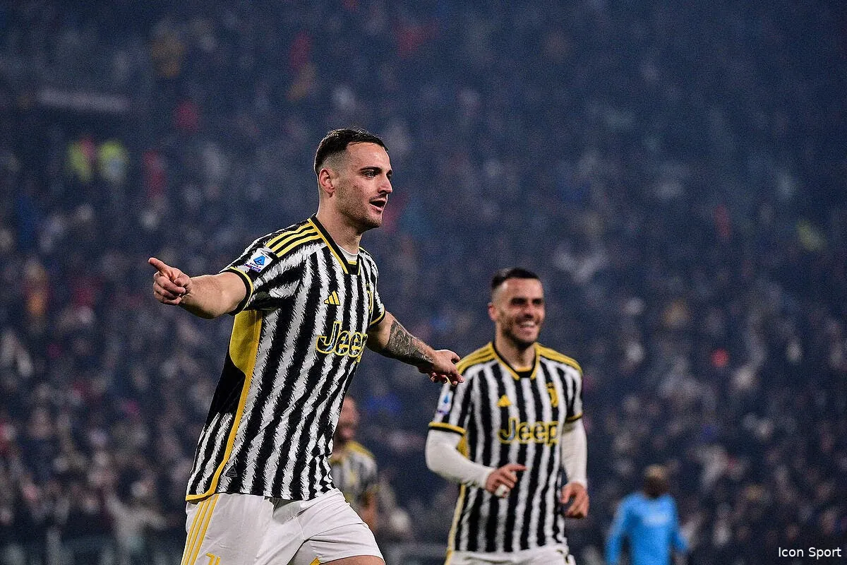 ita la juve domine naples et prend la tete de serie a icon lp 21679258 369004