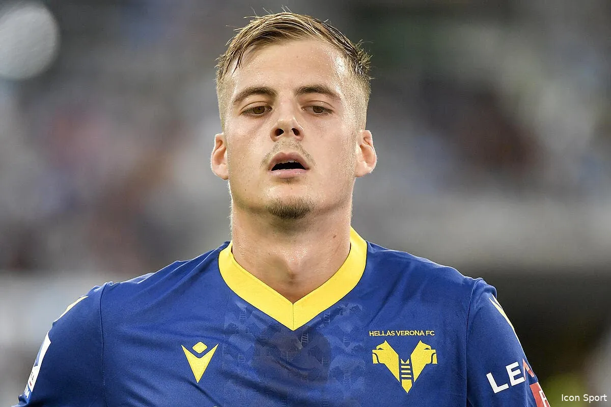 ivan ilic debarque a l om torino gifle par longoria icon sipausa 41471212 356129