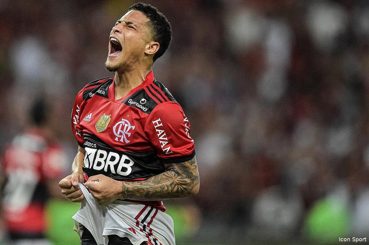 joao gomes a l ol son barbier vend la meche icon agf20211117390 2 356116