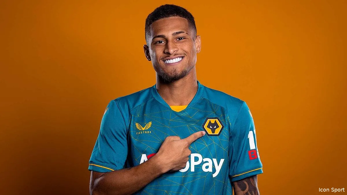 joao gomes signe a wolverhampton et trolle l ol gomes 8 356416