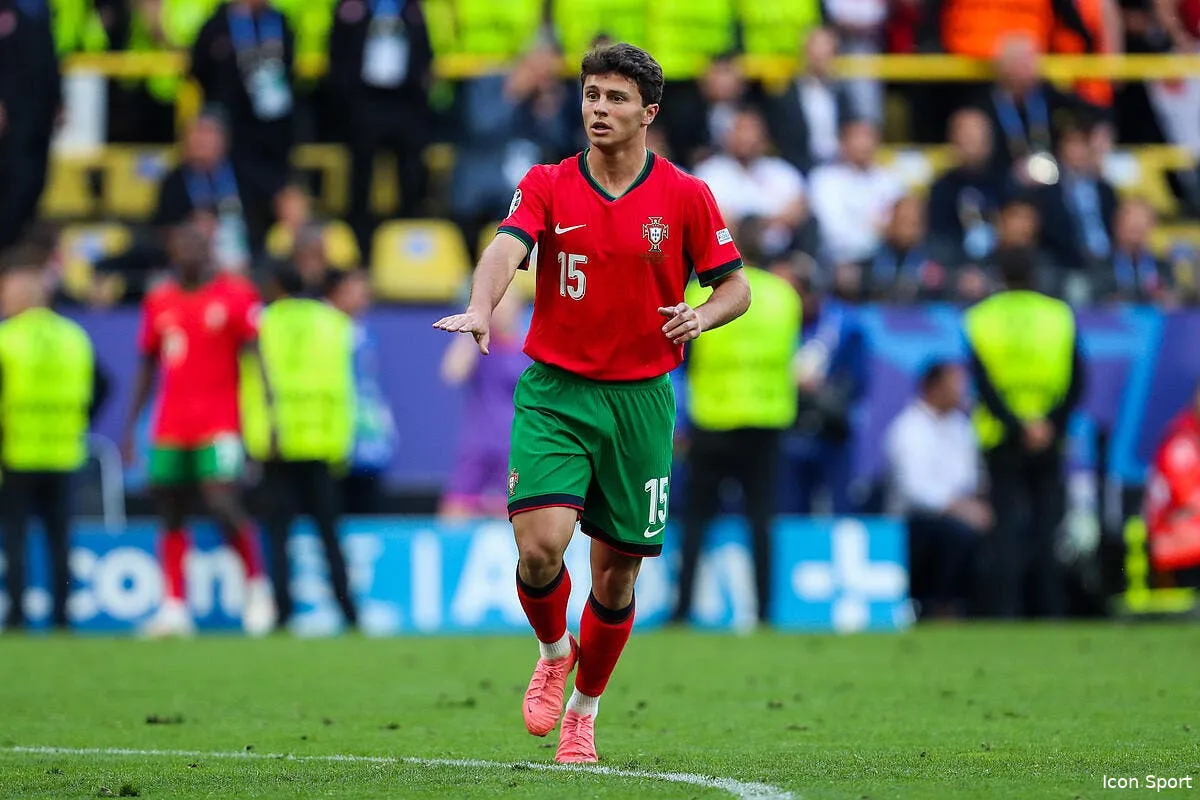 joao neves n a pas signe au psg benfica precise les choses iconsport 232865 0416 379373