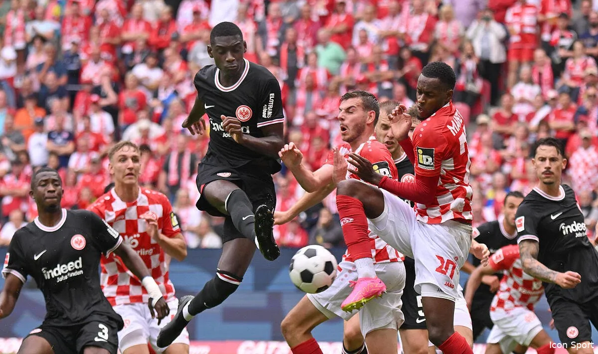 kolo muani vital le psg somme de mettre le prix icon iconsport 230827 99 979222 dpai 364786