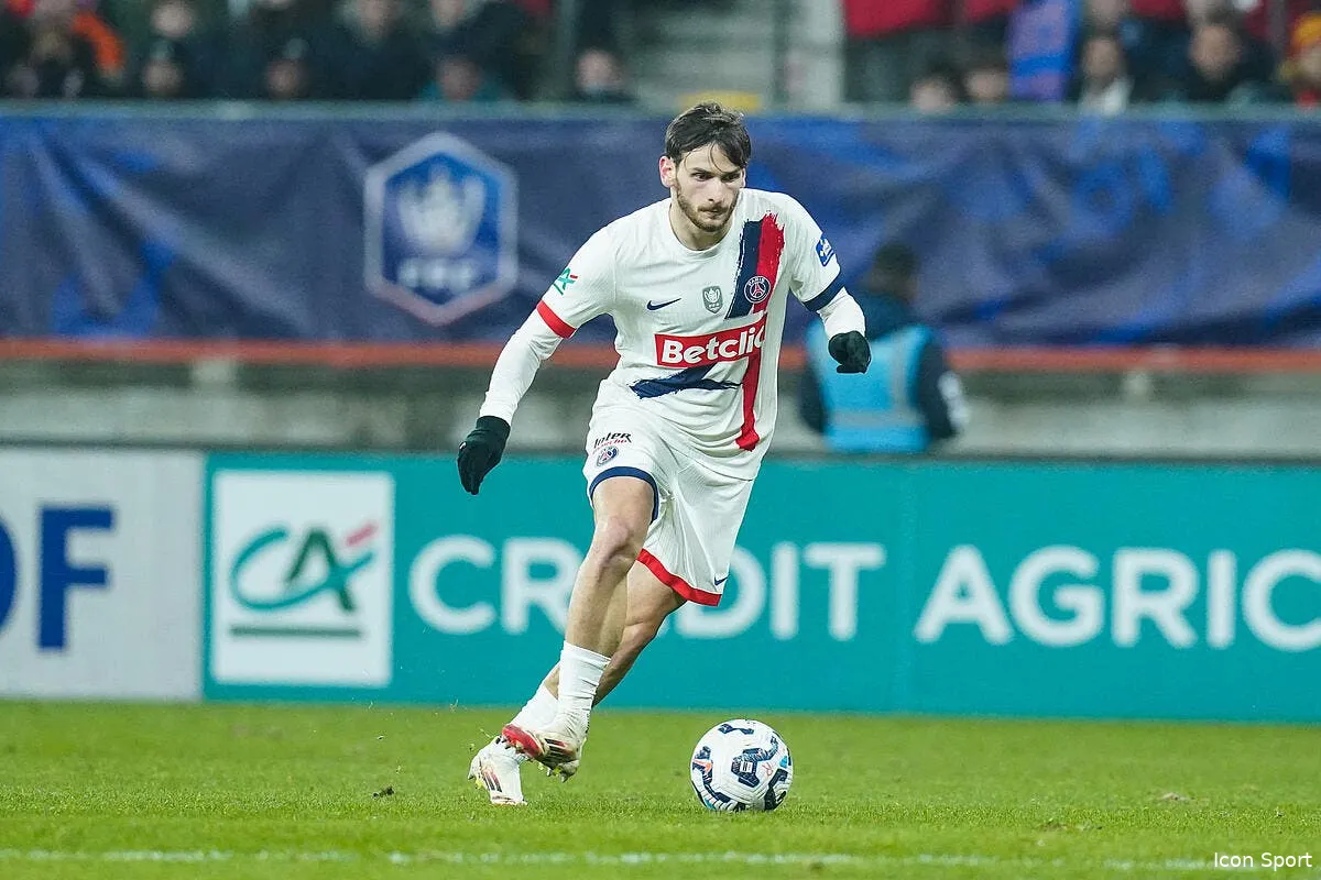 kvaratskhelia inquiete deja le psg iconsport 251380 0168 387993
