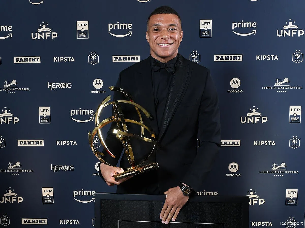 kylian mbappe jure fidelite au psg jusqu en 2024 icon jb1 2045 360978