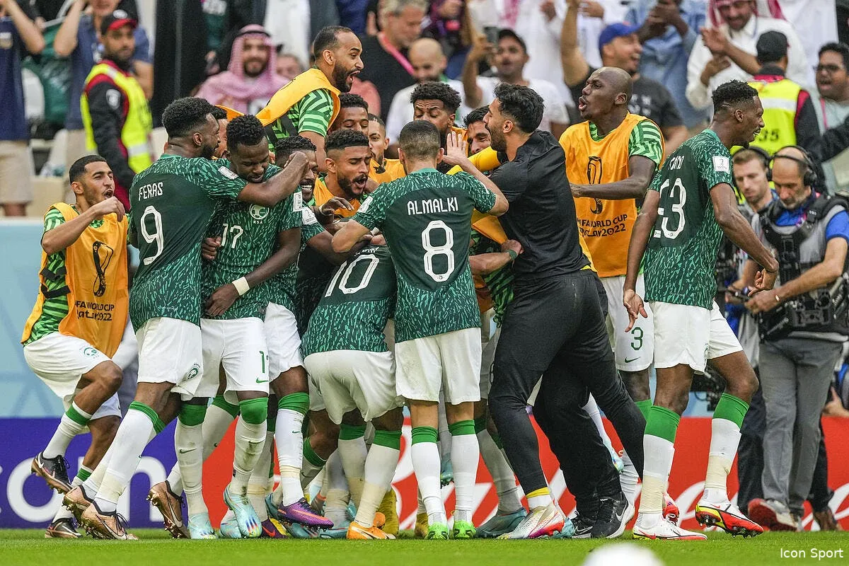 l argentine et messi se prennent une claque d entree icon 19309037 353825