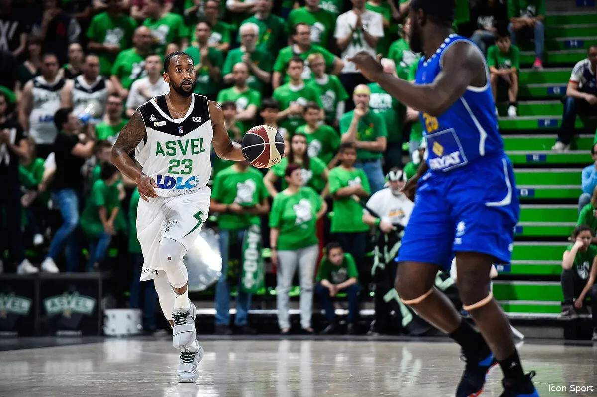 l asvel a sacrifie son vert pour l ol l arena etait en jeu icon laf 170418 11 23 368288